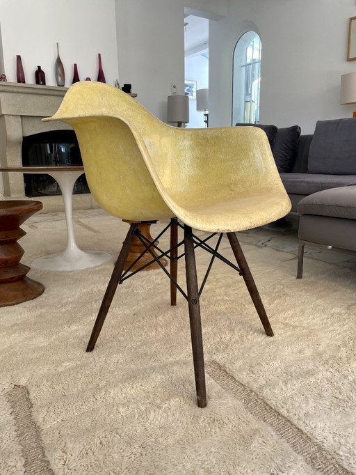 POLTRONA EAMES DEI PRIMI ANNI - ZENITH _ BORDO CORDA