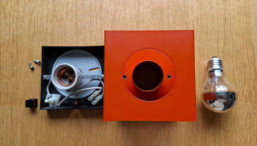 twee Philips kubus wandlampen