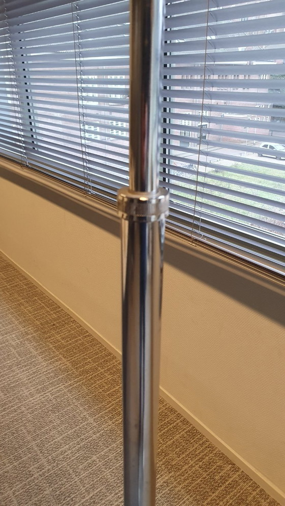 Image 1 of Lampada ad arco Harvey Guzzini di metà secolo