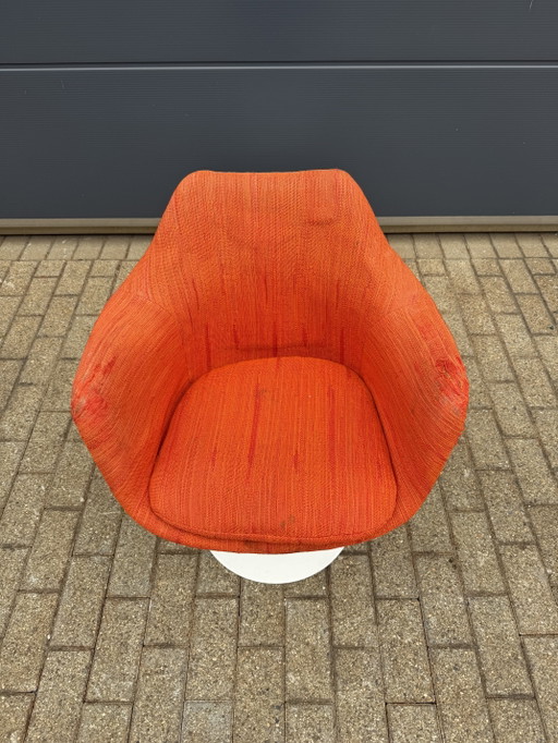 Vintage Knoll Tulip pivoting Armchair Eero Saarinen