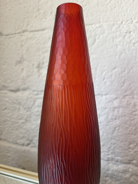 Image 1 of Vaso in vetro rosso in stile Art Déco