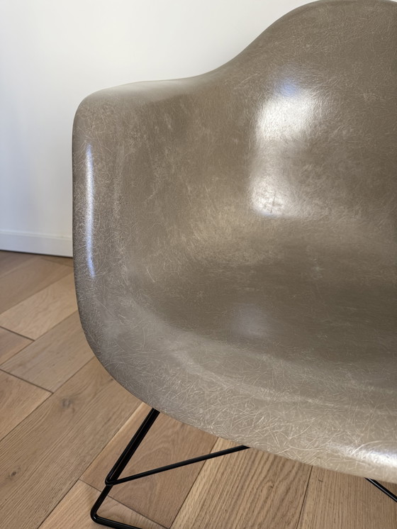 Image 1 of CUNA PARA GATOS CHARLES Y RAY EAMES HERMAN MILLER NO VITRA KNOLL