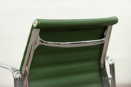 Image 1 of Vitra Ea 108 Drehstuhl