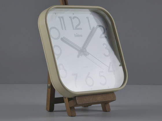Image 1 of Horloge murale BINO / LORENZ à quartz en plastique beige et blanc des années 1980 - Décoration intérieure moderniste italienne.