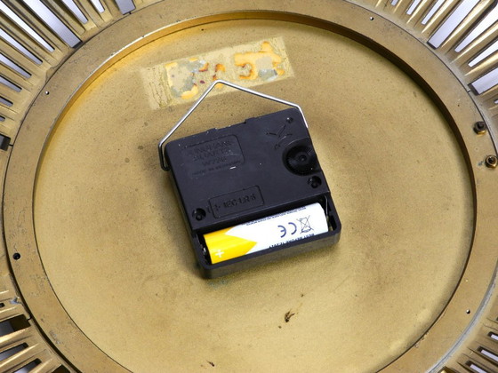 Image 1 of Wunderschöne große originale Sunburst-Wanduhr aus Messing aus den 1960er Jahren von Junghans ATO-MAT
