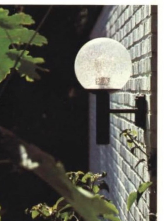 Lámpara de pared monumental con forma de globo terráqueo de Raak Amsterdam, de 1972. – Apliques, Glass (photo 7 of 7)