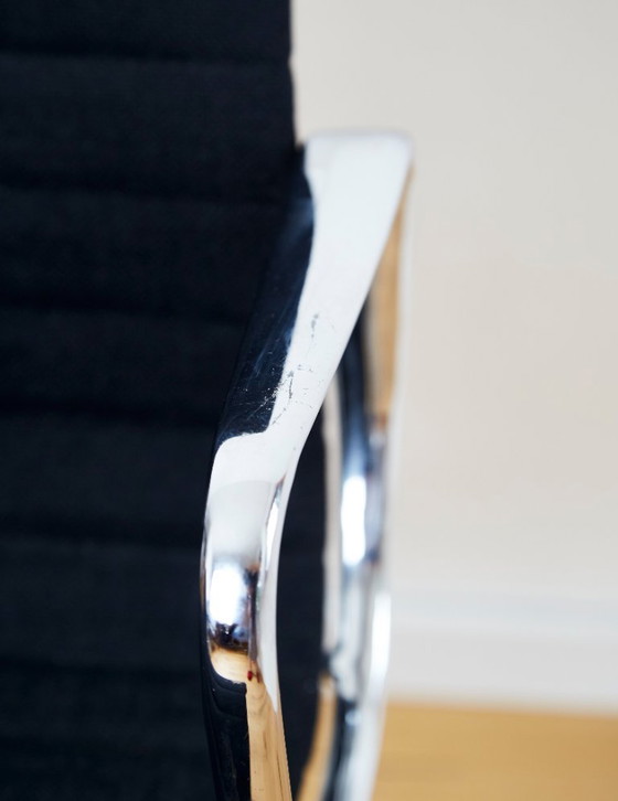 Image 1 of Silla giratoria EA 108 de Charles & Ray Eames para Herman Miller