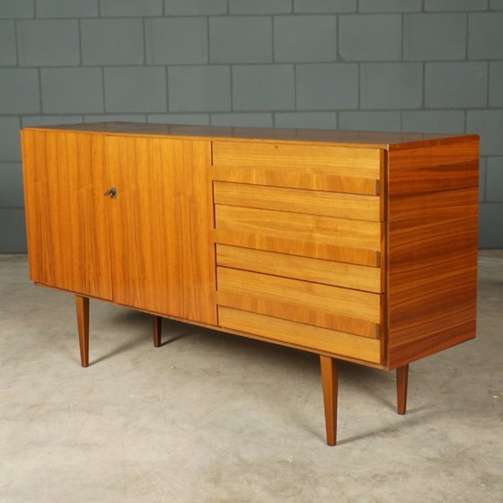 Image 1 of Vintage notenhouten sideboard – Otto Schmidt Möbelfabrik – jaren 60