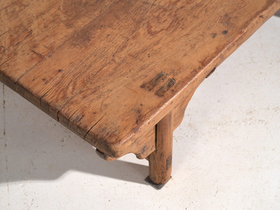 Antiker niedriger Tisch aus Kiefernholz – China, ca. 1930 – Couchtische (photo 19 of 40)
