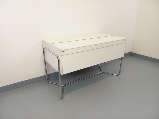 Vintage-Schreibtisch im Bauhaus-Stil aus Melamin und verchromtem Metall aus den 1970er Jahren