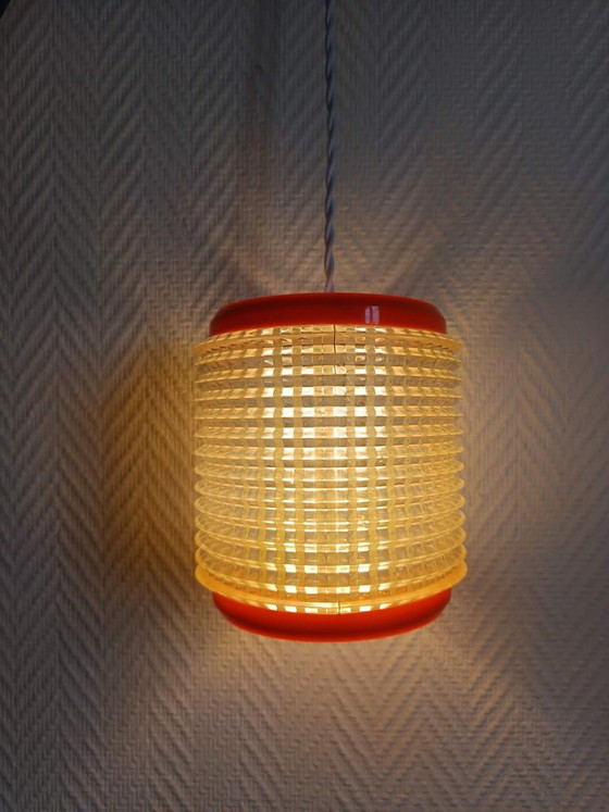 Space Age Orange Pendant Lamp 1970 – Plastic, Vintage (photo 4 of 11)