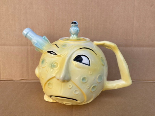 Collector's item tea/coffee pot - 1950s vintage - A true rarity for Christmas