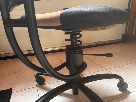 Image 1 of Silla de oficina activa SpinaliS Spider – Para el dolor de espalda – Máxima calidad