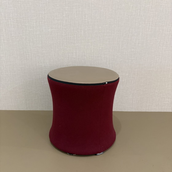 Minotti Davis Drum Pouf – Footstools & poufs, Leather (photo 5 of 6)