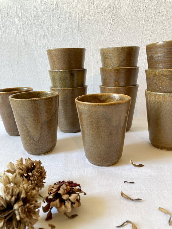 Set aus 12 emaillierten Steingutbechern, Grès Pots Digoin – Geschirr, Keramik (photo 3 of 11)