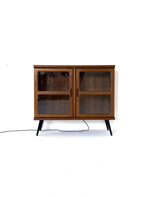 Image 1 of Vetrina vintage illuminata danese, Dyrlund anni '80