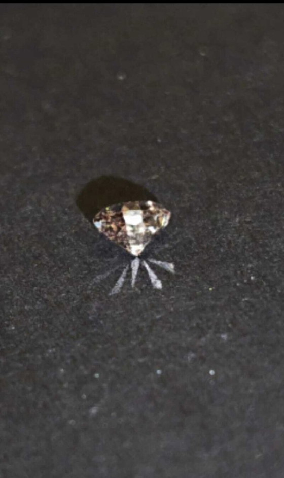 Image 1 of Diamond 0.32 carat with certificate