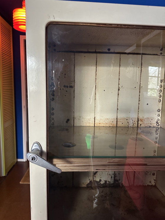 Image 1 of Mobiletto/vetrina per farmacia industriale d'epoca