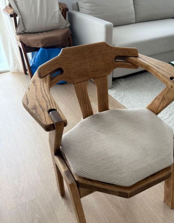 Image 1 of Brutalistische houten tafel met of zonder stoelen