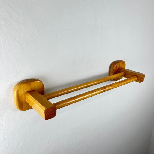 Minimalist pine towel rack, 1970/80, square attachment