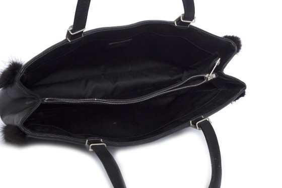 Image 1 of Gianni Versace, borsa vintage in pelle nera con pelliccia
