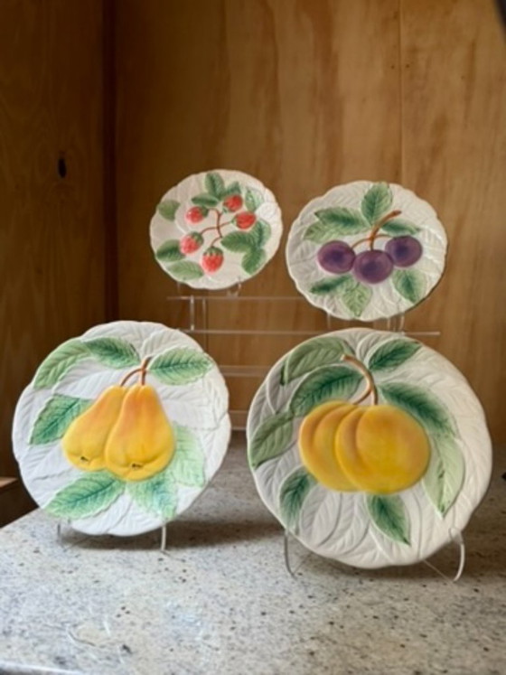 Vintage Japanese Majolica Fruit Plates, Set of 4, Embossed Ceramic Fruit Dessert Plates, Made in Japan (photo 3 of 19)