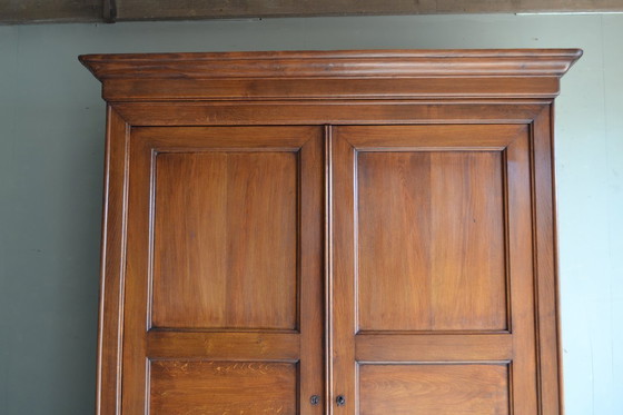 Image 1 of Armoire ancienne Louis Philippe en chêne.