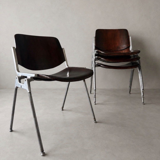 5 sedie Castelli vintage, in legno marrone, con una splendida patina. – Sedie da pranzo, Aluminium, Wood (photo 14 of 15)