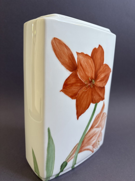 Image 1 of Vase Vintage Wallendorf Amaryllis peint à la main