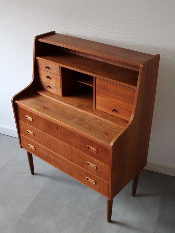 Image 1 of Scrivania danese vintage in teak