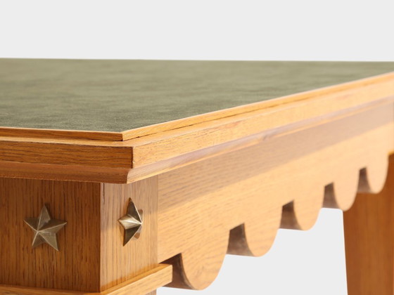 Image 1 of Maxime Old French eikenhouten speeltafel met messing details en groen suède, 1940