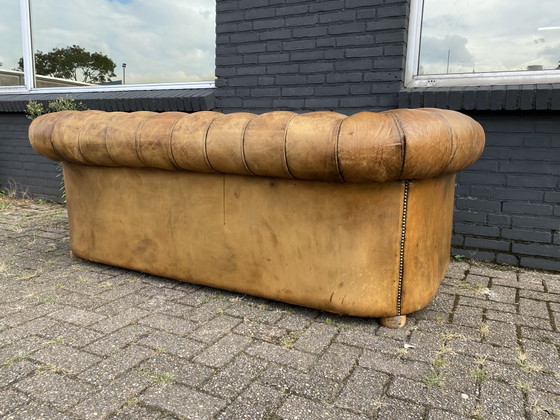 Image 1 of Divano Chesterfield antico molto vecchio color cognac