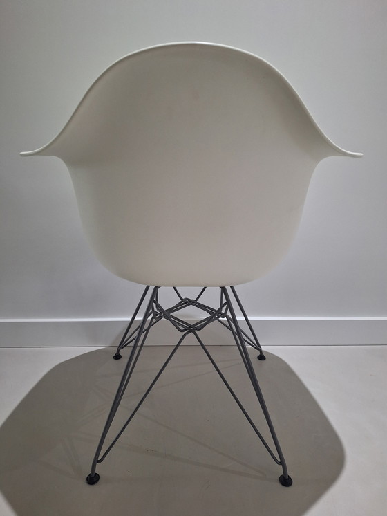 Image 1 of 4x Vitra Eames Dar Wit