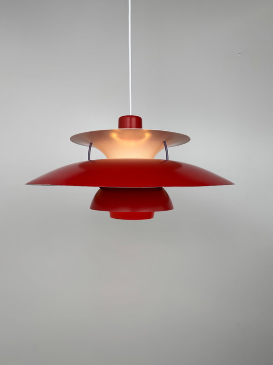 Image 1 of Lampada a sospensione Louis Poulsen PH 5 – Iconica classica del design danese in rosso