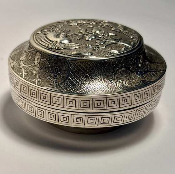 Chiseled and Repoussé Silver Pill Jewelry Box 19th Century Asia, Decorative Objects (photo 9 of 13)