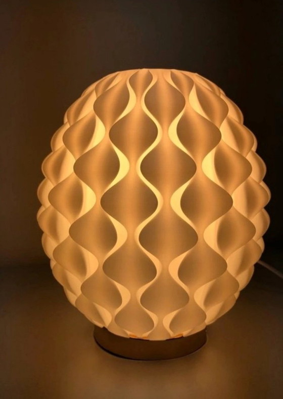 Image 1 of Lampe de table modèle Coning (NOUVELLE)