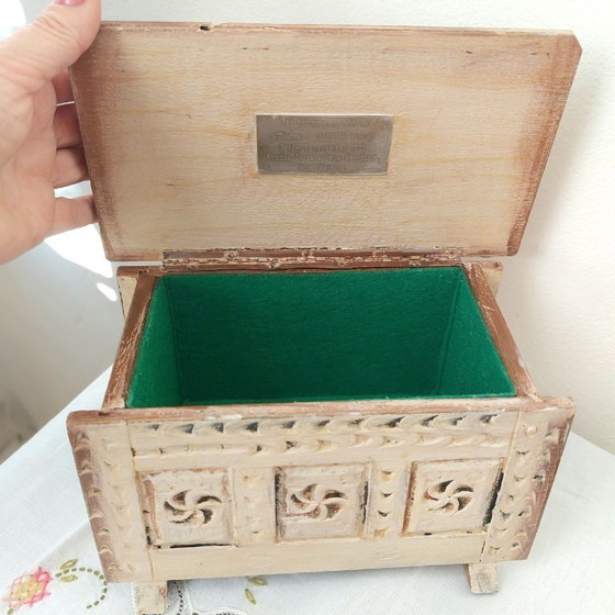 Image 1 of Scatola portagioie vintage in legno | Scatola per uccelli con decorazione a cinciallegra dipinta a mano