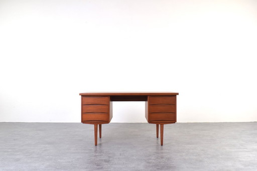 Bureau vintage en teck par Fredrik Kayser pour Skeie Møbler, années 1960.