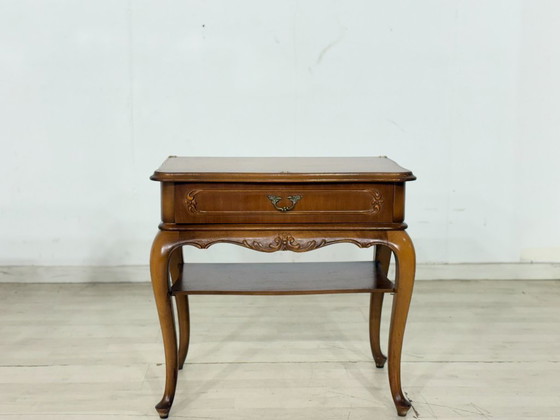 Image 1 of Chippendale nachtkastje / vintage bijzettafel / nachtkastje uit het midden van de vorige eeuw / jaren 60