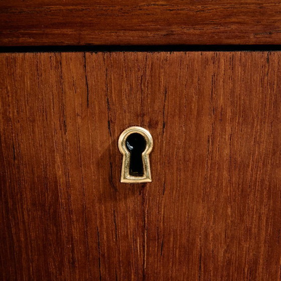 Image 1 of MK11132 Gerestaureerde dressoir van teak en eikenhout