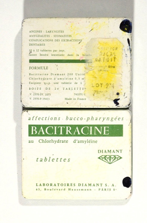 Scatola medica antica in metallo per compresse di bacitracina, Diamant Laboratories S.A., 6x5 cm (photo 4 of 5)
