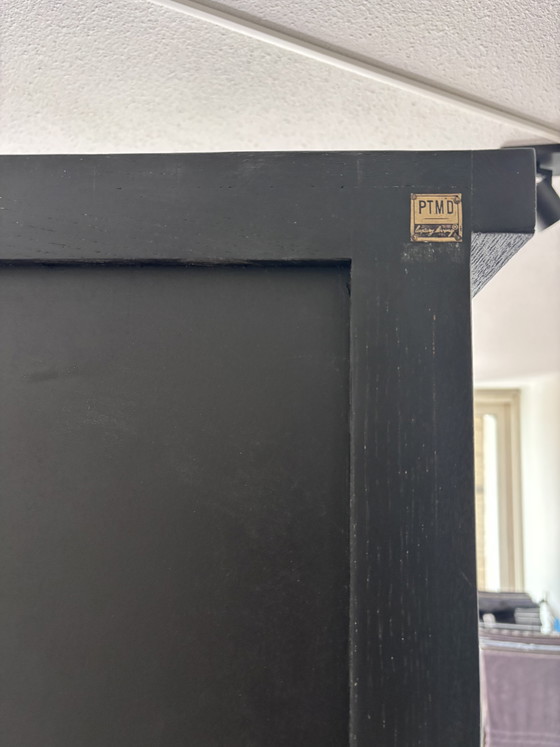 Zwarte Vitrinekast Met Gerookt Glas Van PTMD – Vitrinekasten, Wood (photo 9 of 9)