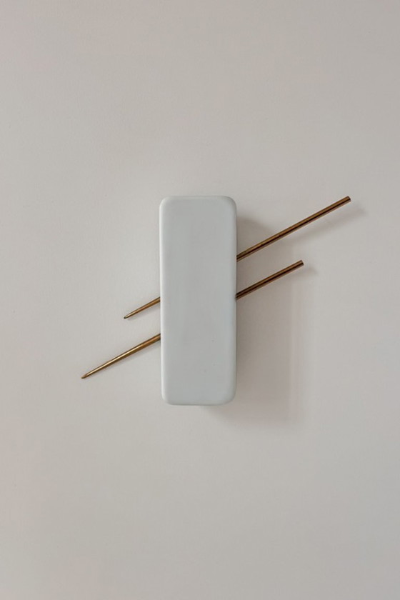 Vintage Wall light, brass and opaline, France, 1960, Glass, Gold (photo 4 of 5)