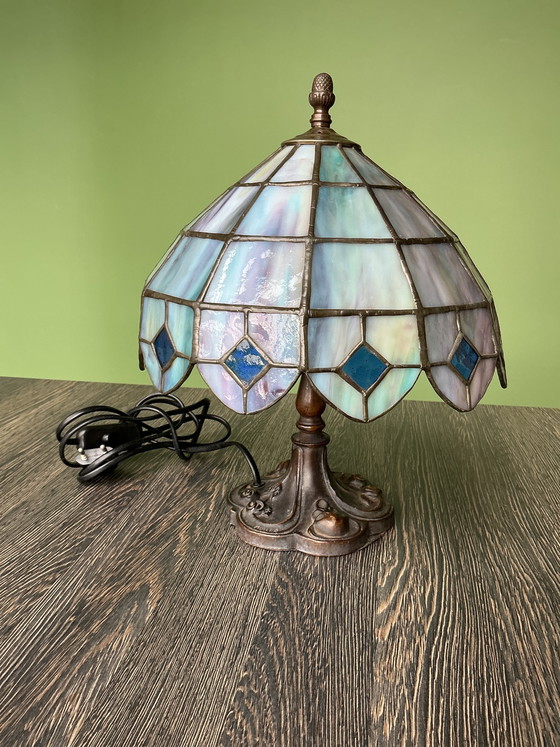Image 1 of Lámpara antigua estilo Tiffany de 32 cm de altura.
