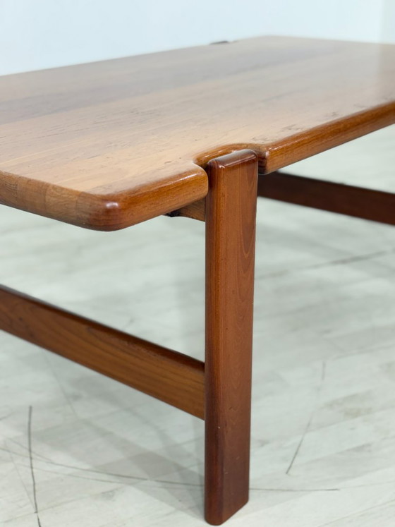 Table d'appoint danoise design milieu du siècle / Table basse en teck / Table d'appoint années 1960 / Table (photo 5 of 15)