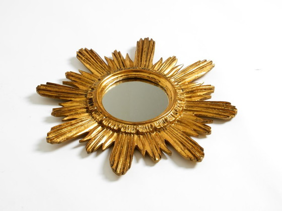 Image 1 of Bellissimo specchio da parete italiano del metà del secolo scorso in legno e resina, placcato oro