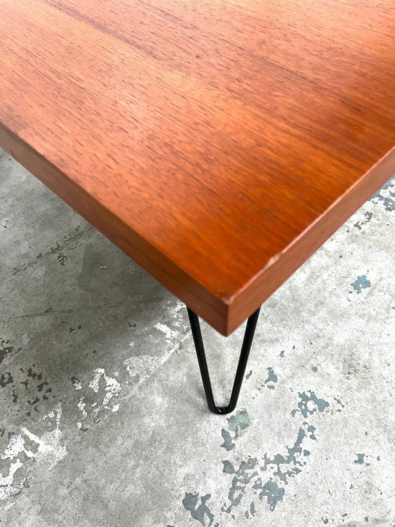 Image 1 of Couchtisch Teak mit Haarnadelbeinen