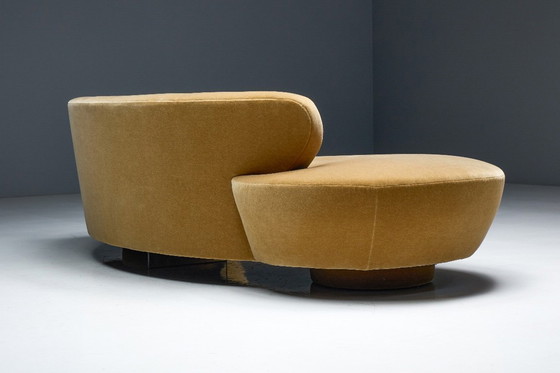 Image 1 of Serpentine Sofa by Vladimir Kagan for Directional, United States, 1980s