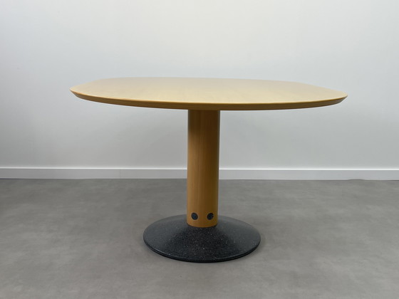 Image 1 of Arco Diabolo oval dining table 158 x 105