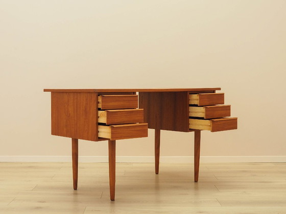 Image 1 of Teakholz-Schreibtisch, dänisches Design, 1970er Jahre, hergestellt in Dänemark